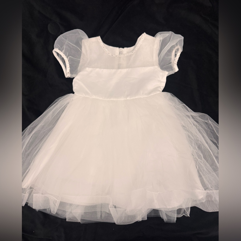 Girls white dress size 4